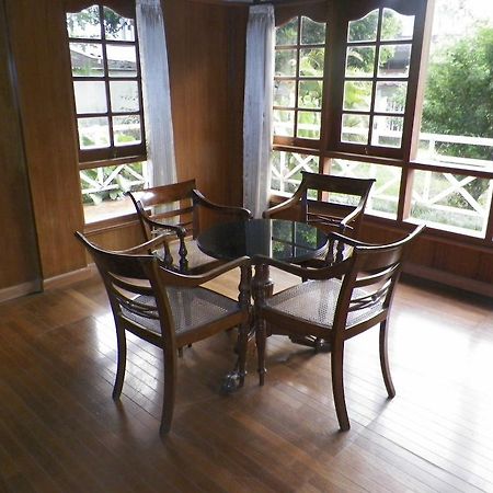 Rumah Utama Guest House Γιογκιακάρτα Δωμάτιο φωτογραφία