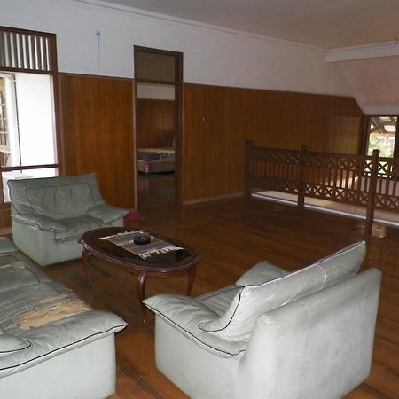 Rumah Utama Guest House Γιογκιακάρτα Δωμάτιο φωτογραφία