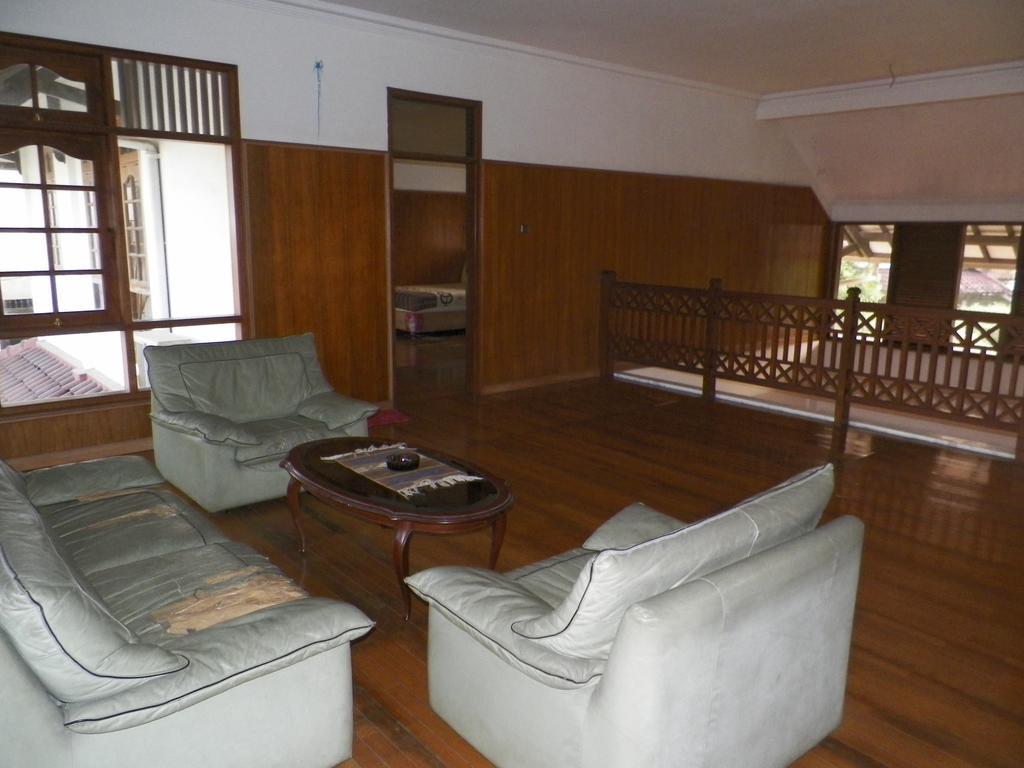 Rumah Utama Guest House Γιογκιακάρτα Δωμάτιο φωτογραφία